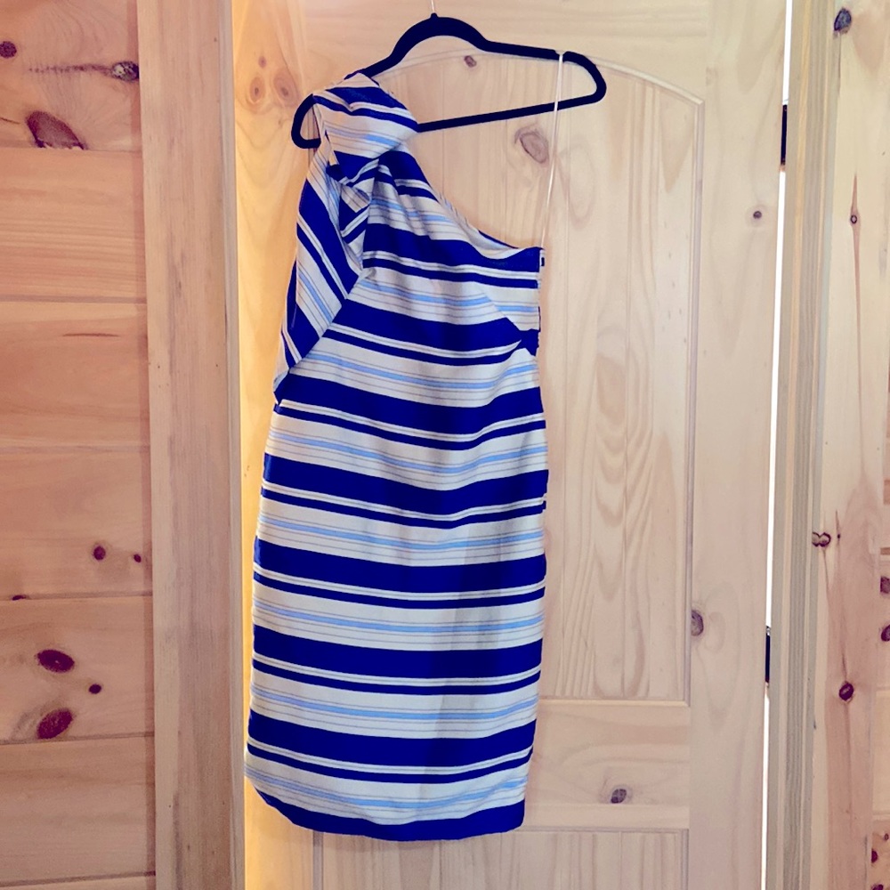 Banana Republic Size 2 Blue and White Striped One Shoulder Dress